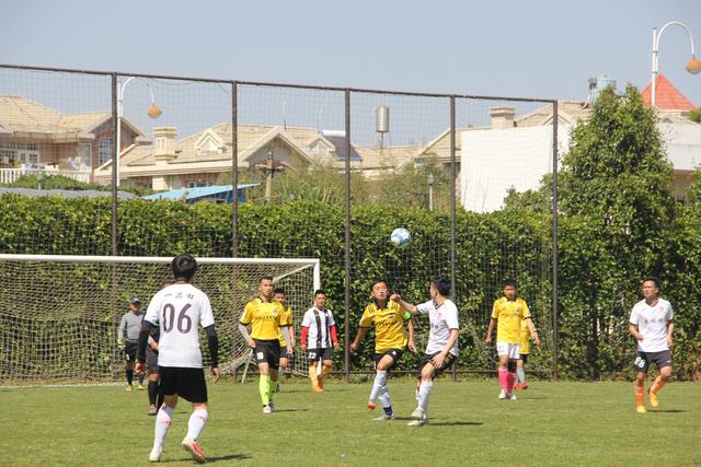 库里复出24分普尔空砍24分 勇士力克奇才4连胜